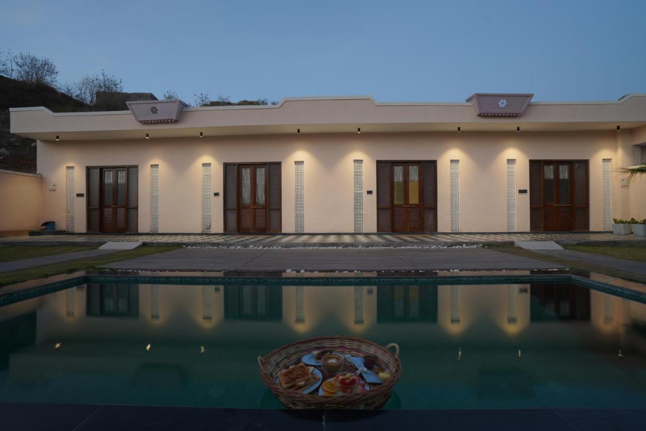 Parijat Private Pool Villa 1, 2 And 3 Bhk Удайпур Экстерьер фото